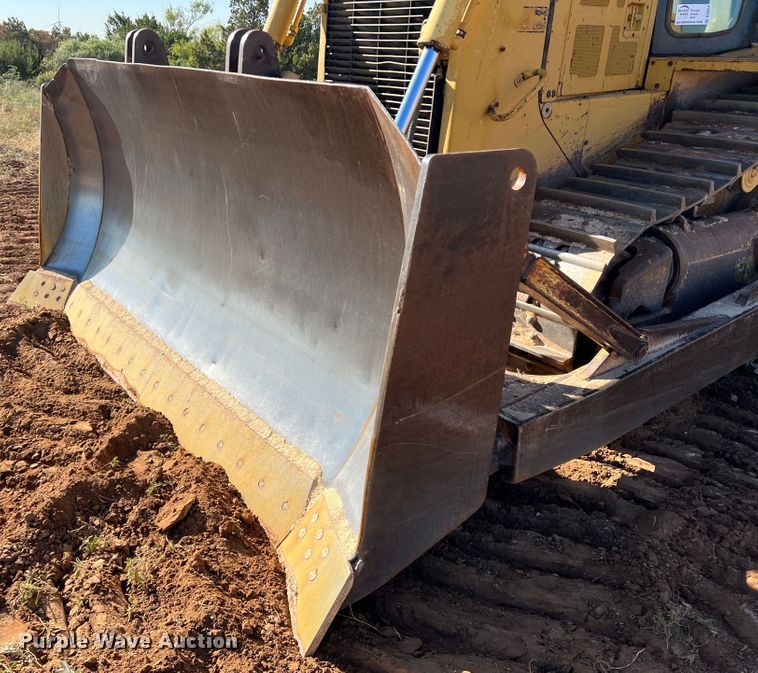 image for item DO8816 2005 Caterpillar D6R XL Series II  dozer