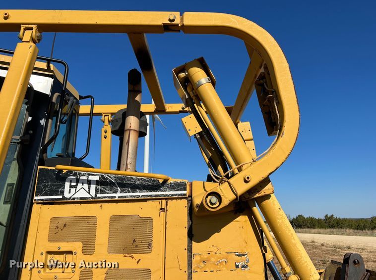 image for item DO8816 2005 Caterpillar D6R XL Series II  dozer