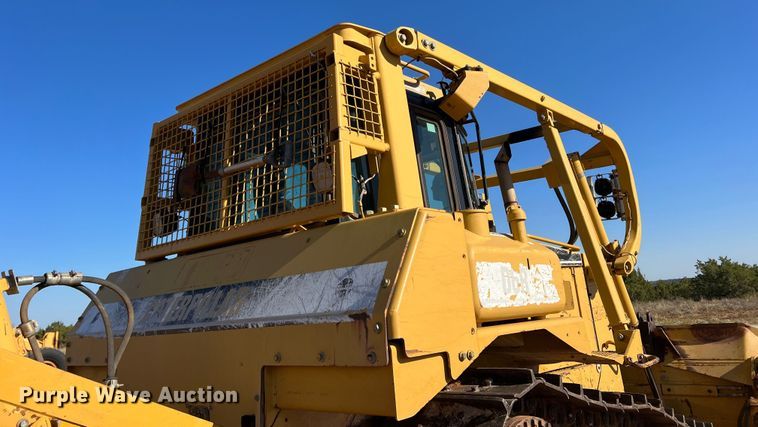 image for item DO8816 2005 Caterpillar D6R XL Series II  dozer