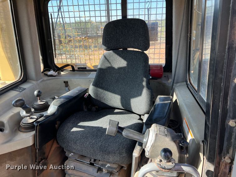 image for item DO8816 2005 Caterpillar D6R XL Series II  dozer