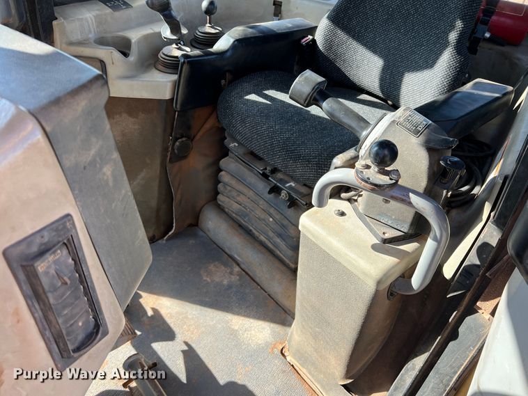 image for item DO8816 2005 Caterpillar D6R XL Series II  dozer