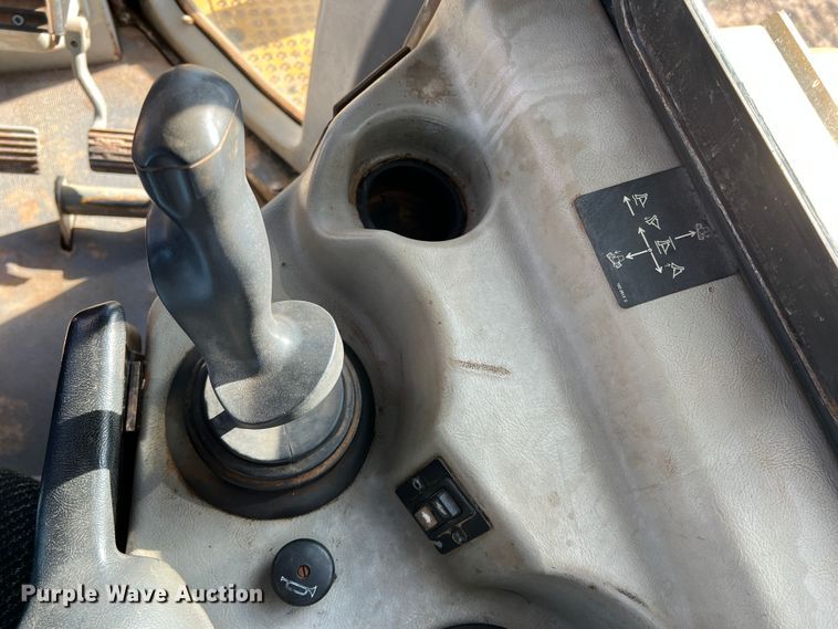 image for item DO8816 2005 Caterpillar D6R XL Series II  dozer