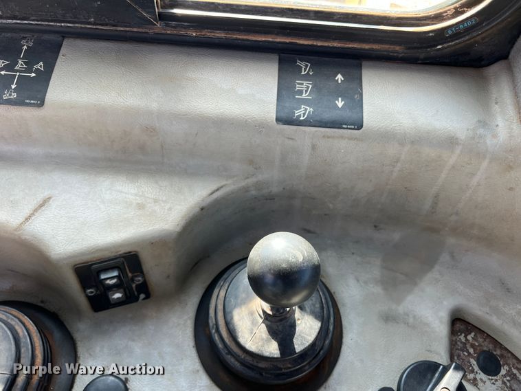 image for item DO8816 2005 Caterpillar D6R XL Series II  dozer