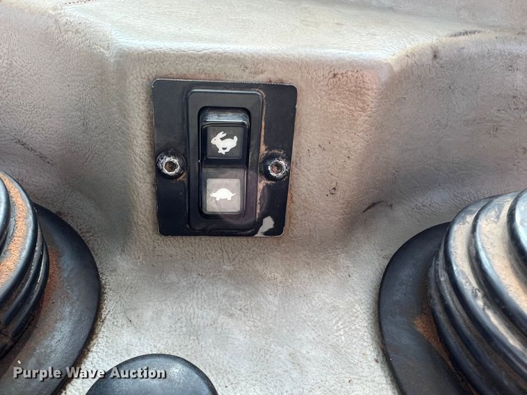 image for item DO8816 2005 Caterpillar D6R XL Series II  dozer