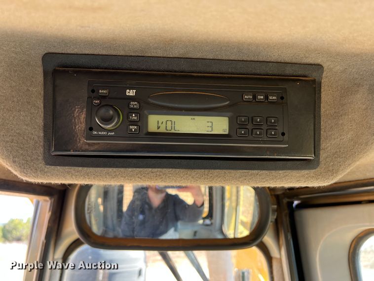 image for item DO8816 2005 Caterpillar D6R XL Series II  dozer