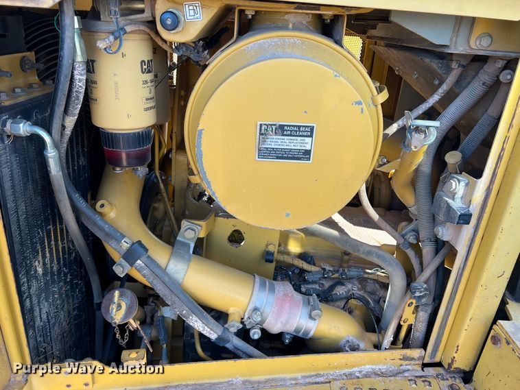 image for item DO8816 2005 Caterpillar D6R XL Series II  dozer