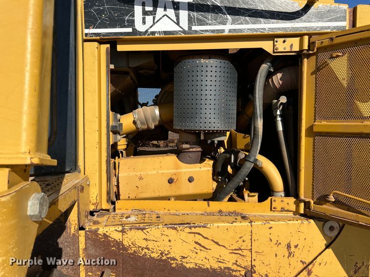 image for item DO8816 2005 Caterpillar D6R XL Series II  dozer