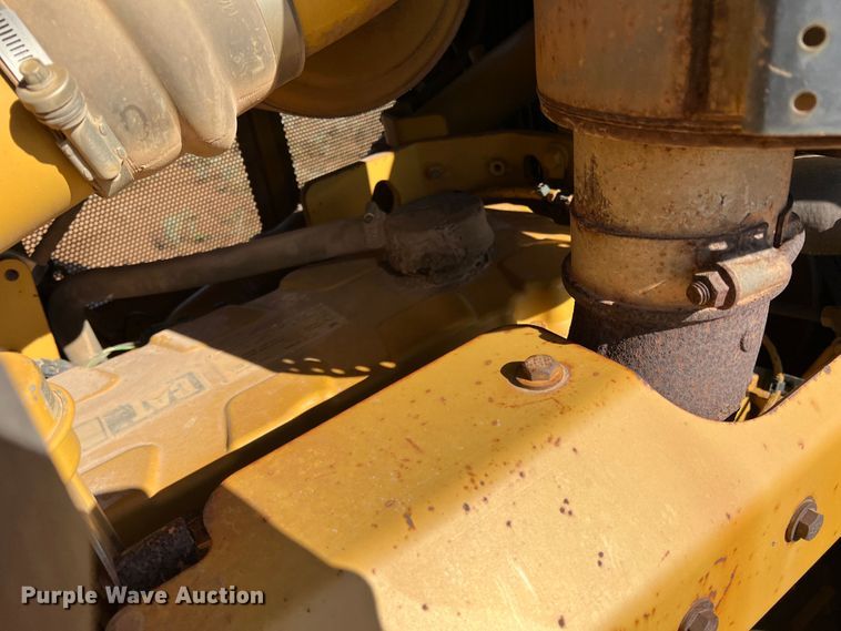 image for item DO8816 2005 Caterpillar D6R XL Series II  dozer