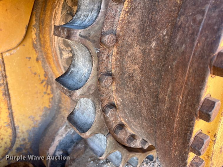 image for item DO8816 2005 Caterpillar D6R XL Series II  dozer