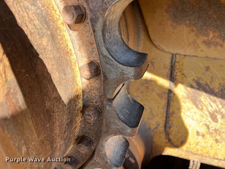 image for item DO8816 2005 Caterpillar D6R XL Series II  dozer