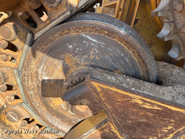 image for item DO8816 2005 Caterpillar D6R XL Series II  dozer