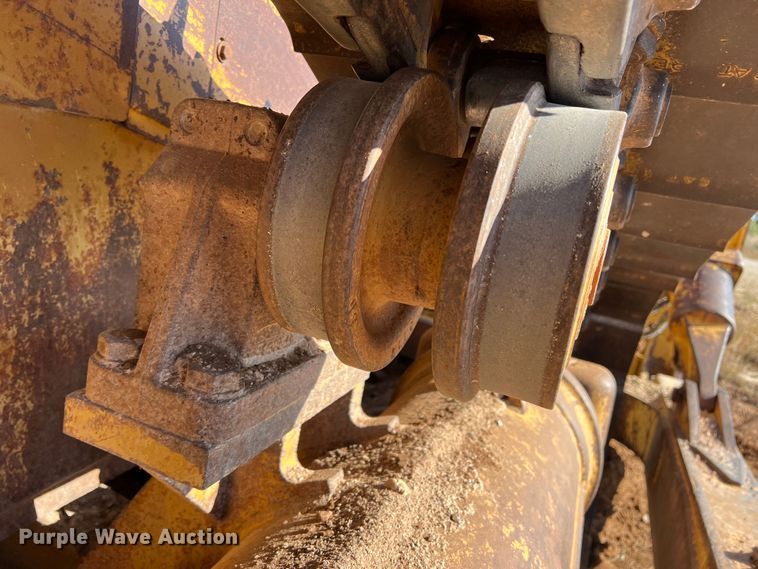 image for item DO8816 2005 Caterpillar D6R XL Series II  dozer