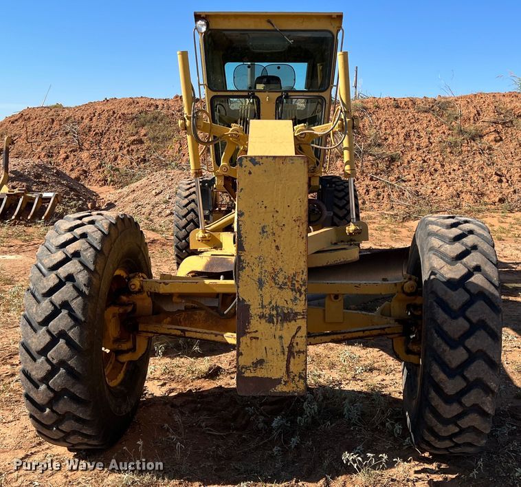 image for item DO8818 1983 Caterpillar 120G  motor grader