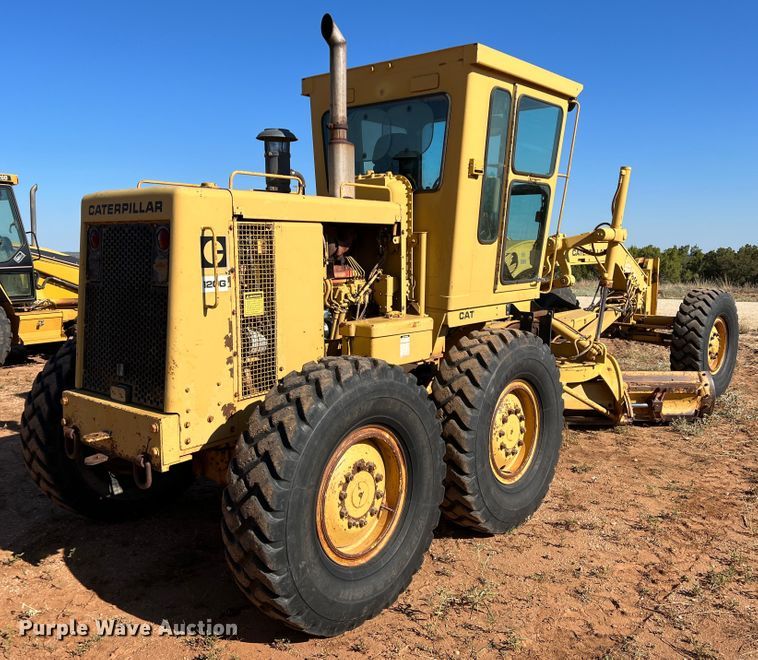 image for item DO8818 1983 Caterpillar 120G  motor grader