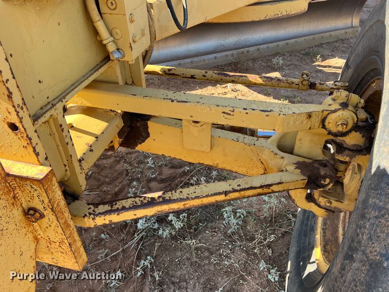 image for item DO8818 1983 Caterpillar 120G  motor grader