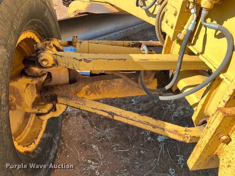 image for item DO8818 1983 Caterpillar 120G  motor grader
