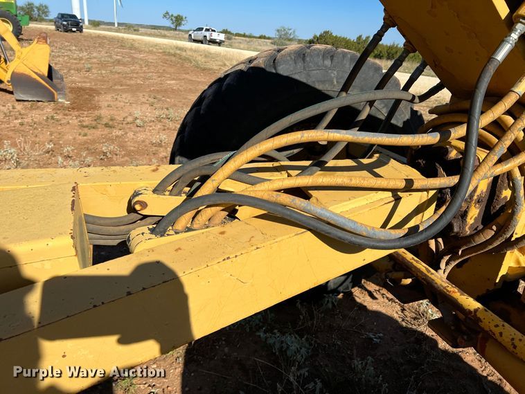 image for item DO8818 1983 Caterpillar 120G  motor grader