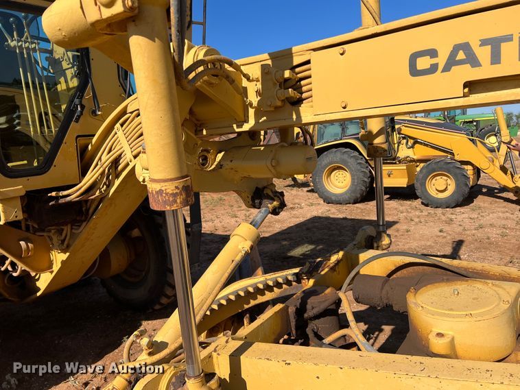 image for item DO8818 1983 Caterpillar 120G  motor grader