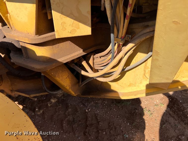 image for item DO8818 1983 Caterpillar 120G  motor grader