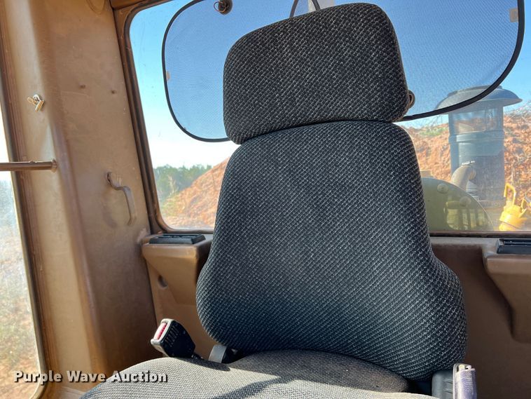 image for item DO8818 1983 Caterpillar 120G  motor grader