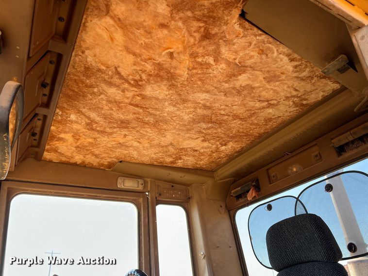 image for item DO8818 1983 Caterpillar 120G  motor grader