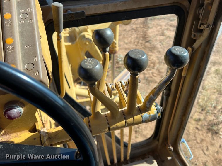 image for item DO8818 1983 Caterpillar 120G  motor grader