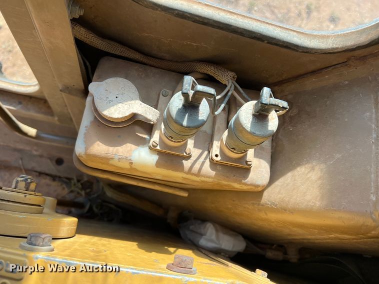 image for item DO8818 1983 Caterpillar 120G  motor grader