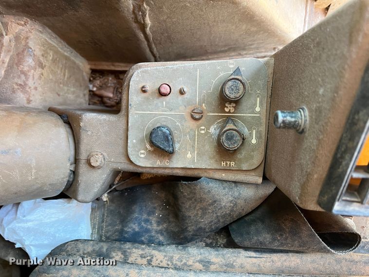 image for item DO8818 1983 Caterpillar 120G  motor grader