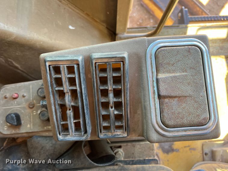 image for item DO8818 1983 Caterpillar 120G  motor grader