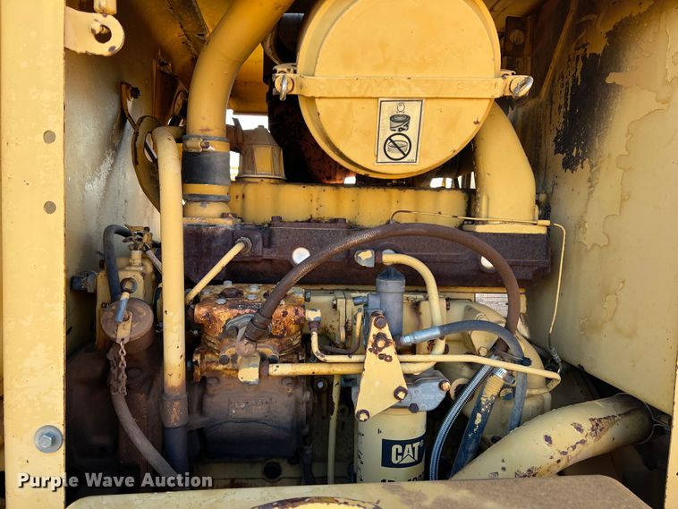 image for item DO8818 1983 Caterpillar 120G  motor grader