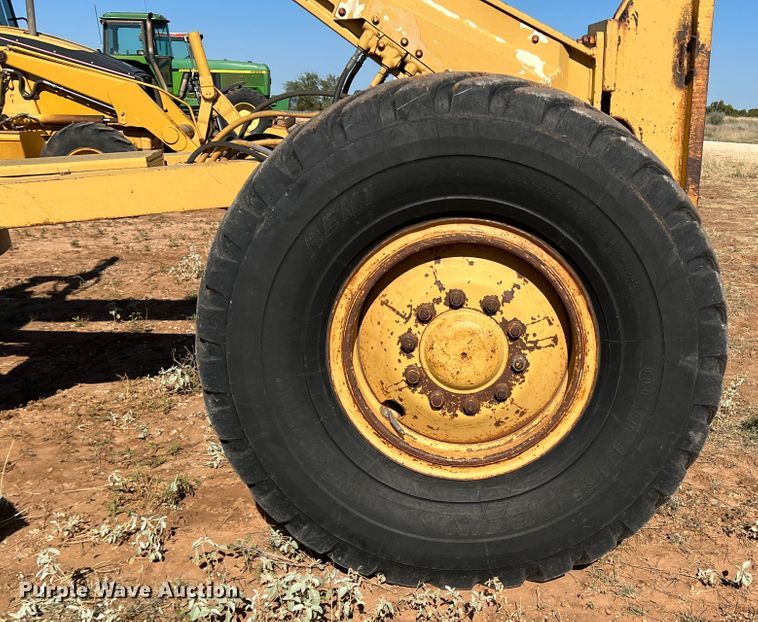 image for item DO8818 1983 Caterpillar 120G  motor grader