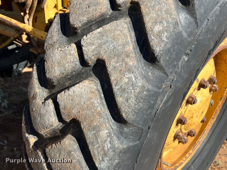 image for item DO8818 1983 Caterpillar 120G  motor grader