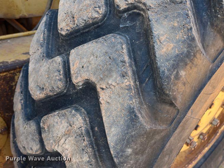 image for item DO8818 1983 Caterpillar 120G  motor grader