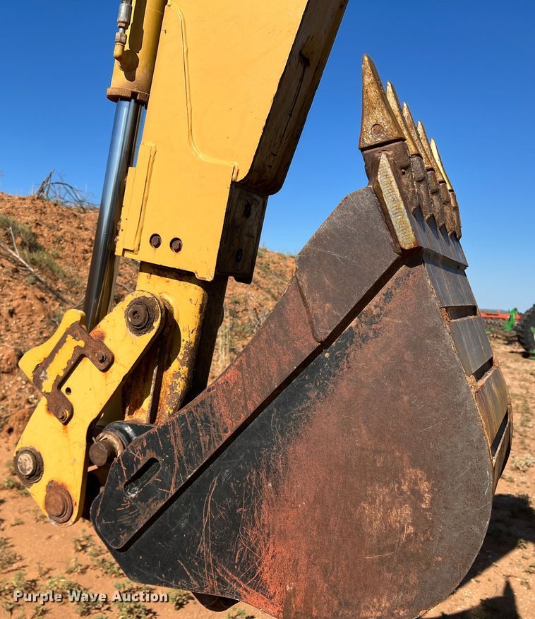 image for item DO8819 2003 Caterpillar 420D  backhoe