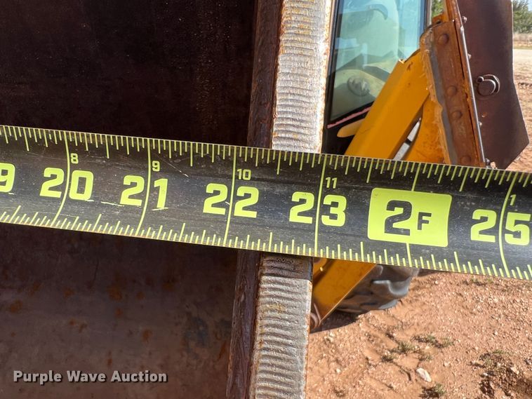 image for item DO8819 2003 Caterpillar 420D  backhoe