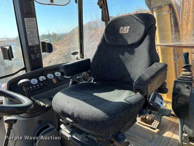 image for item DO8819 2003 Caterpillar 420D  backhoe