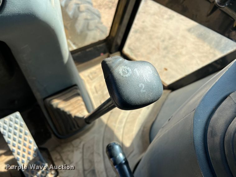 image for item DO8819 2003 Caterpillar 420D  backhoe