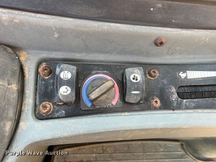 image for item DO8819 2003 Caterpillar 420D  backhoe