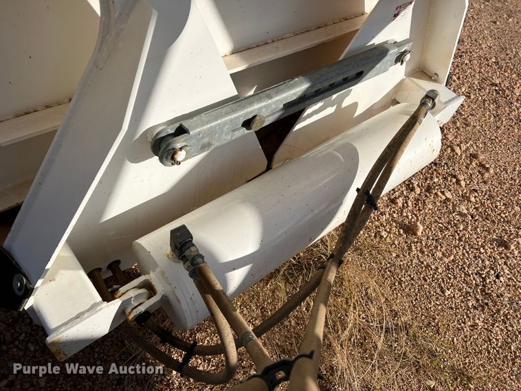 image for item DO8831 2013 Manac  bottom dump trailer