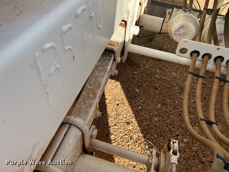 image for item DO8831 2013 Manac  bottom dump trailer