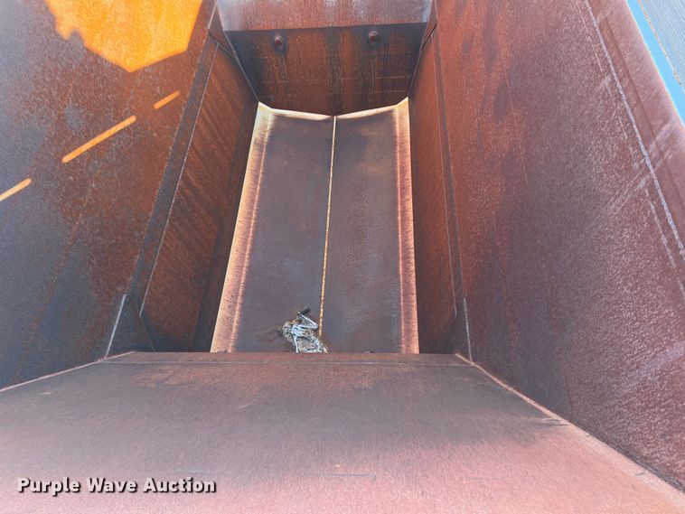 image for item DO8831 2013 Manac  bottom dump trailer