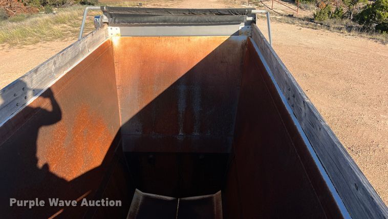 image for item DO8831 2013 Manac  bottom dump trailer