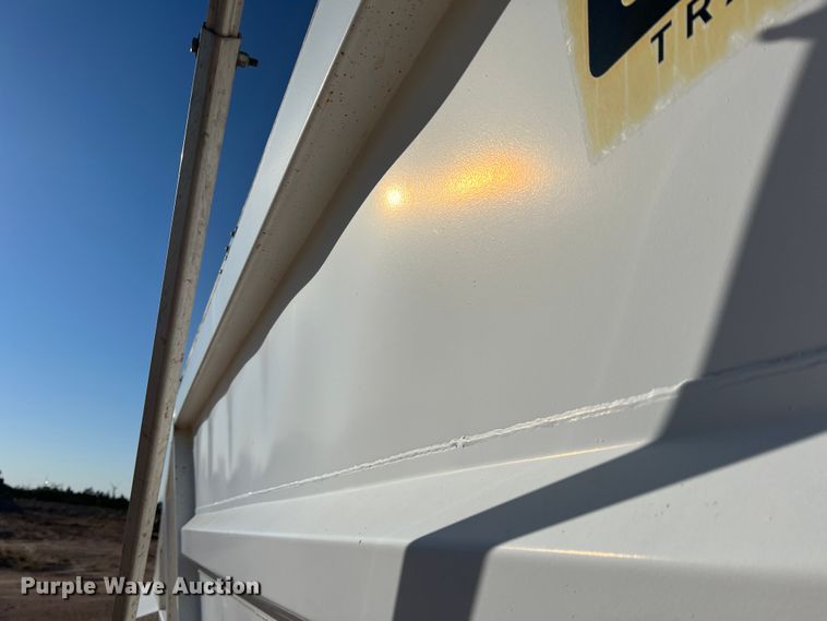 image for item DO8831 2013 Manac  bottom dump trailer