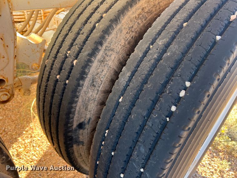 image for item DO8831 2013 Manac  bottom dump trailer