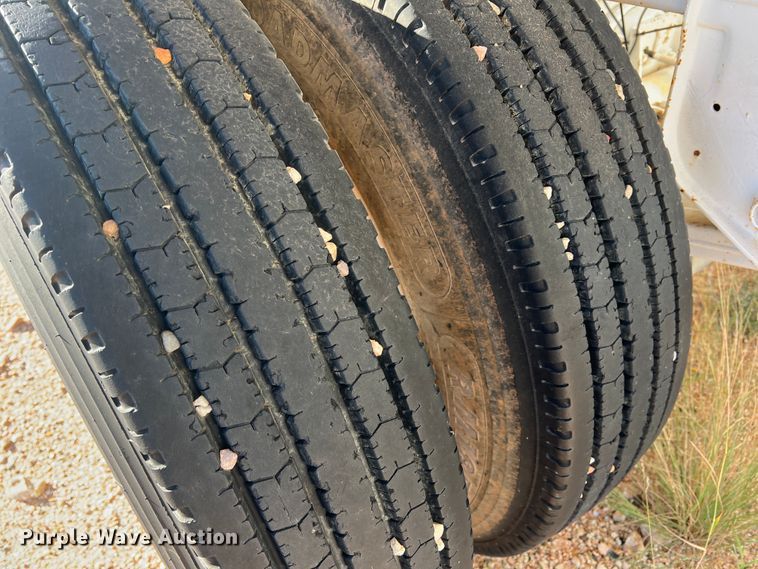 image for item DO8831 2013 Manac  bottom dump trailer