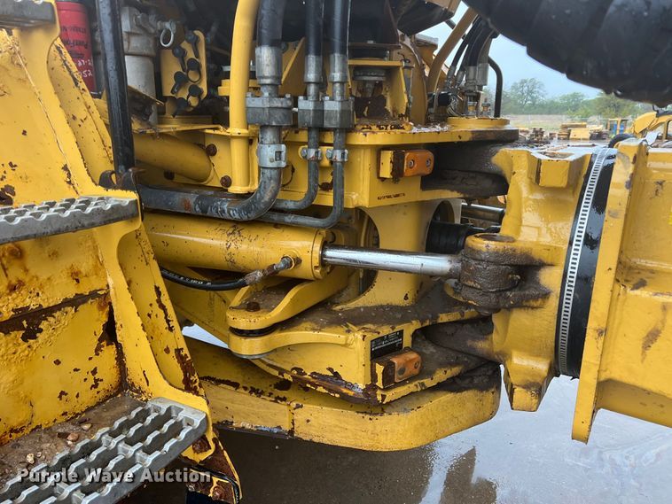 image for item DO8853 2011 Caterpillar 740B  haul truck