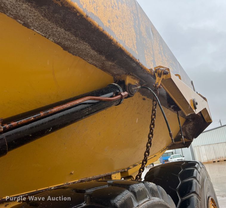 image for item DO8853 2011 Caterpillar 740B  haul truck