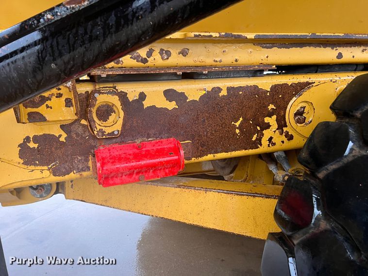 image for item DO8853 2011 Caterpillar 740B  haul truck