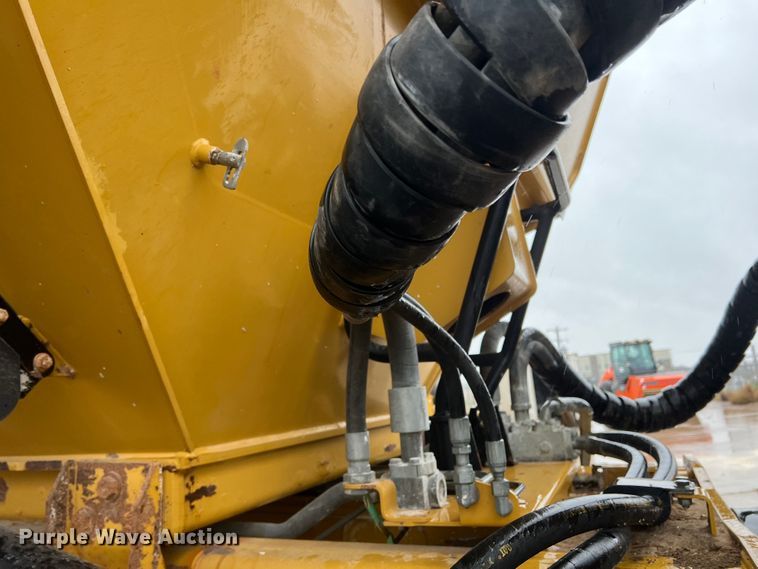 image for item DO8853 2011 Caterpillar 740B  haul truck