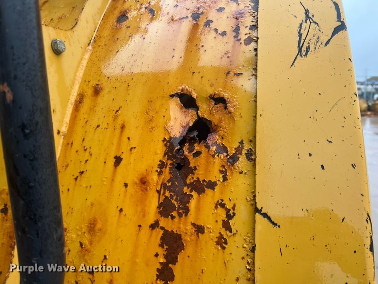 image for item DO8853 2011 Caterpillar 740B  haul truck